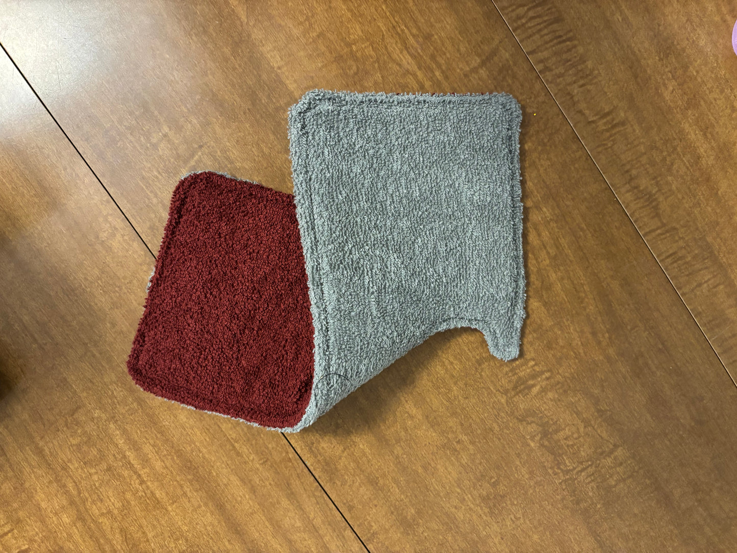 Red and grey cloth sink mats